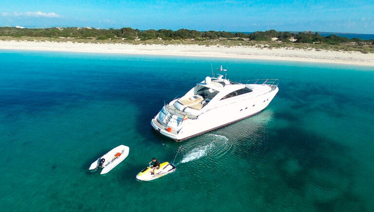 Motor Yacht MANZANA - Anchored