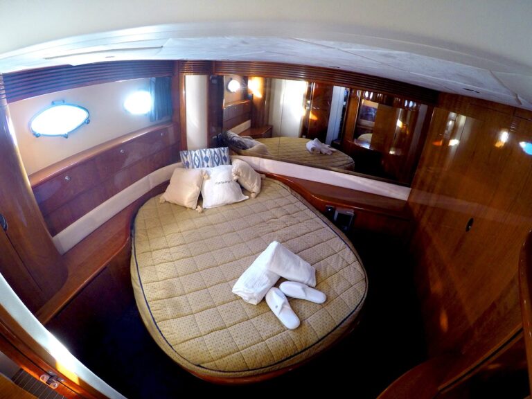 Motor Yacht MANZANA - Double cabin