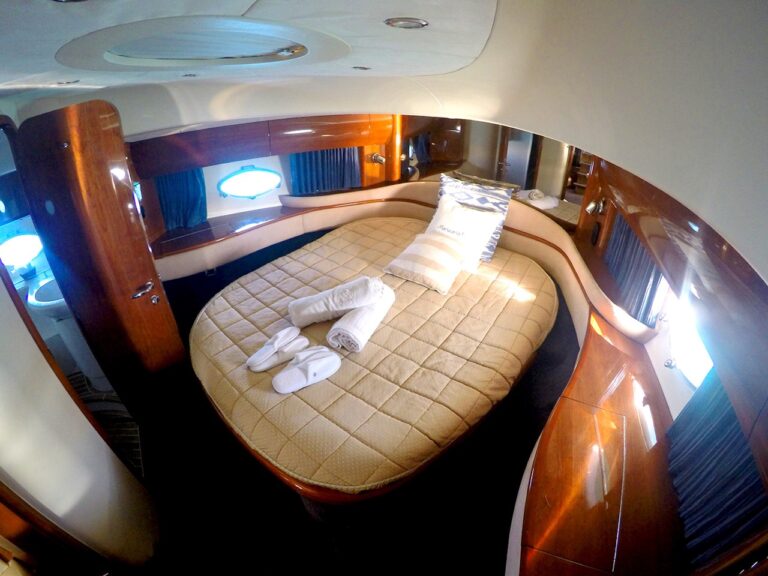 Motor Yacht MANZANA - GUest double cabin