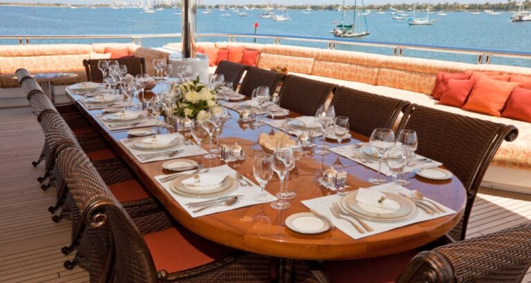 Motor Yacht MARTHA ANN - Alfresco dining