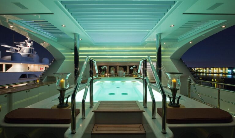 Motor Yacht MARTHA ANN - Jacuzzi