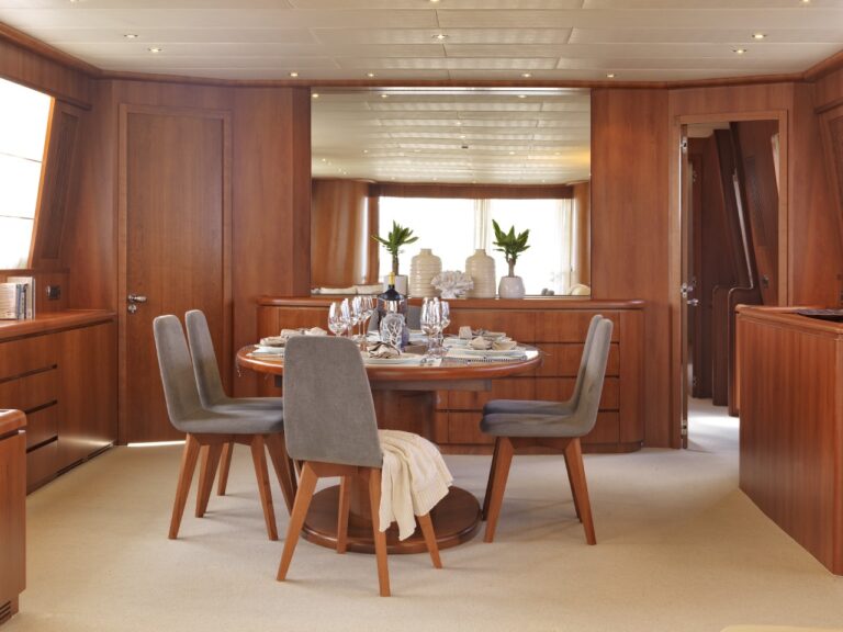 Motor Yacht MARTINA - Dining