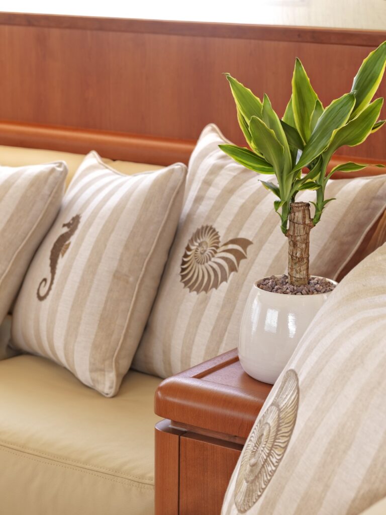 Motor Yacht MARTINA - Plush detail