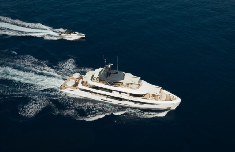 Motor Yacht MAVERICK