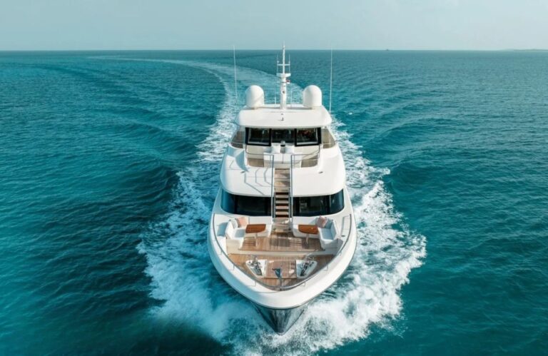 Motor Yacht MIDNIGHT SAGA