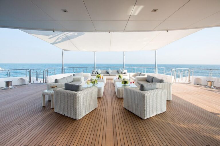 Motor Yacht MOONLIGHT II - Main deck aft 2