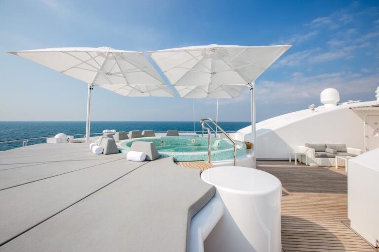 Motor Yacht MOONLIGHT II - Sundeck