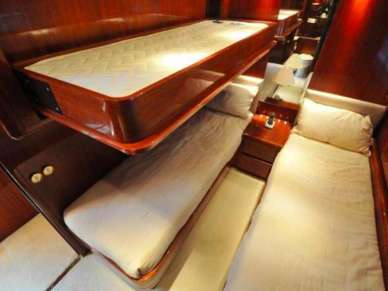 Motor Yacht NAISCA IV - 010
