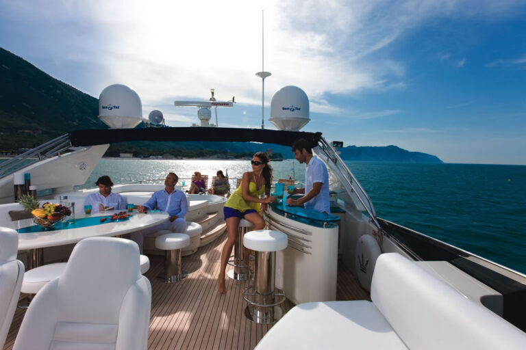 Motor Yacht NASEEM - Sundeck