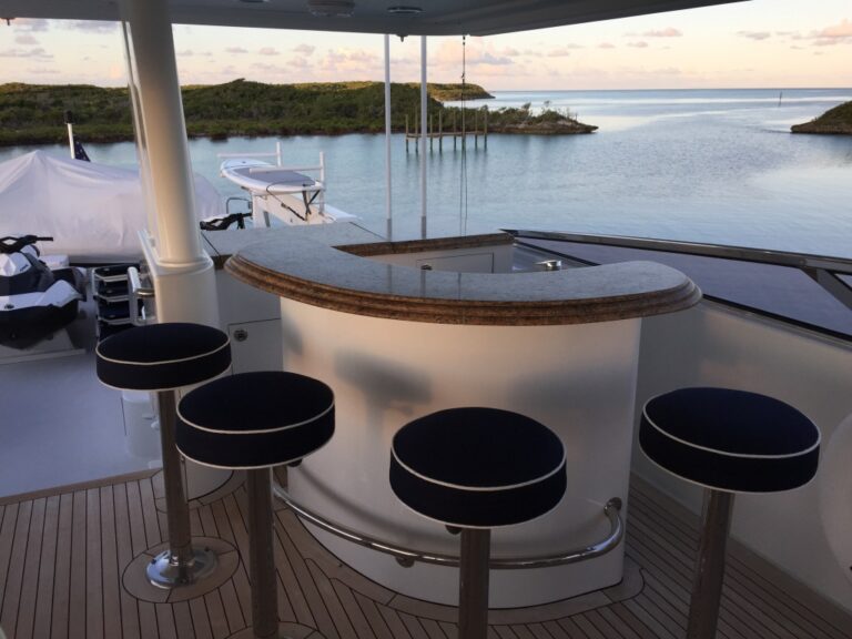 Motor Yacht OASIS - Wet bar