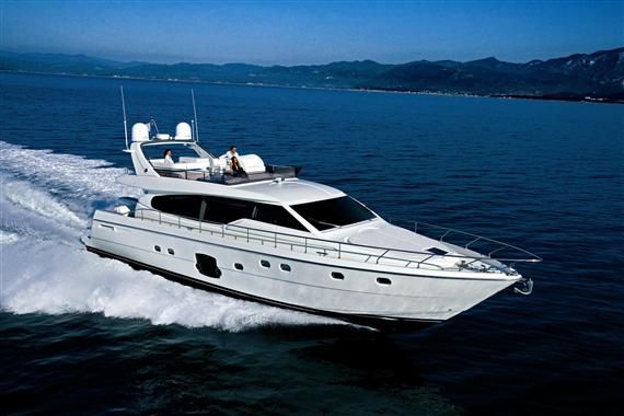 Motor Yacht ONE MORE TIME - Running shot