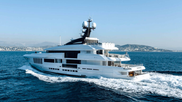 Motor Yacht OURANOS Underway By Admiral Yachts