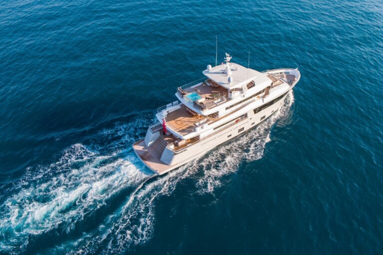 Motor Yacht SABAI
