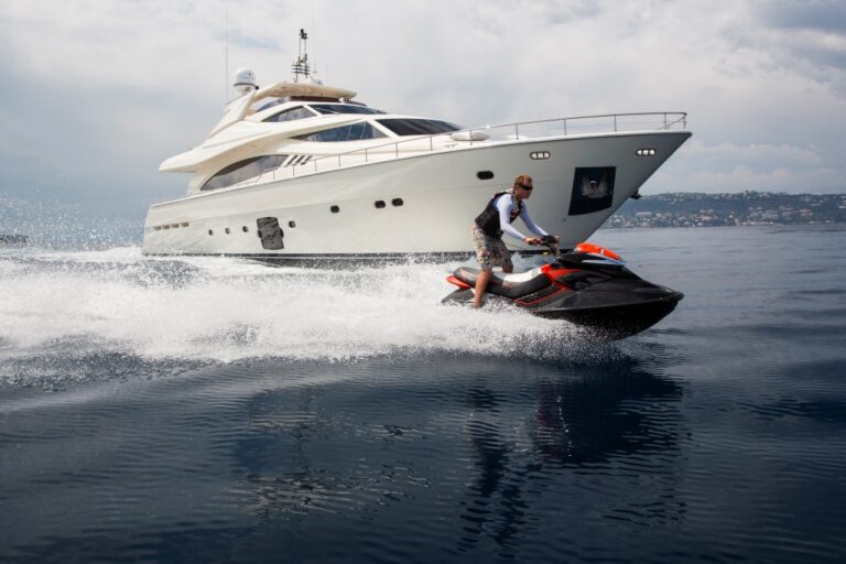 Motor Yacht SANS ABRI - Jetski