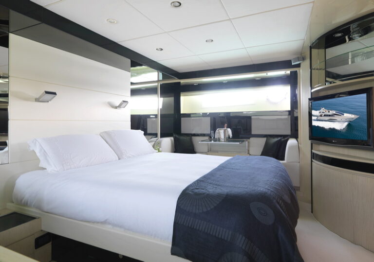Motor Yacht Stinray M - Master Cabin 2