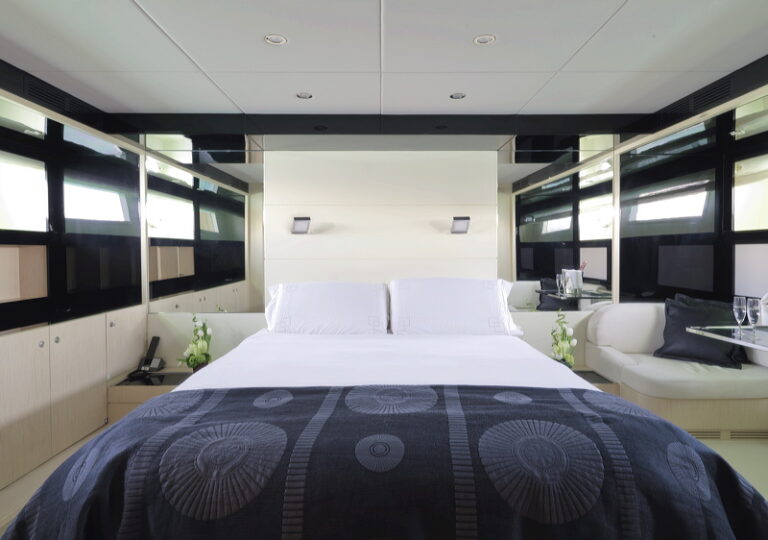 Motor Yacht Stinray M - Master Cabin