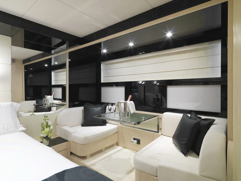 Motor Yacht Stinray M - Master Cabin Seating Area