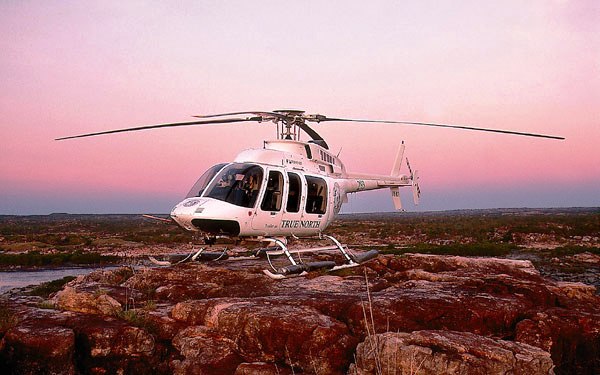 Motor Yacht True North Heli Pink