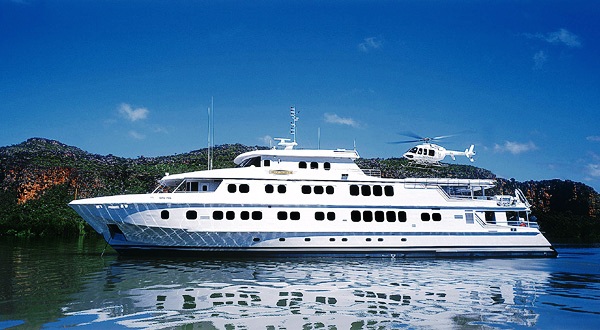 Motor Yacht True North landing
