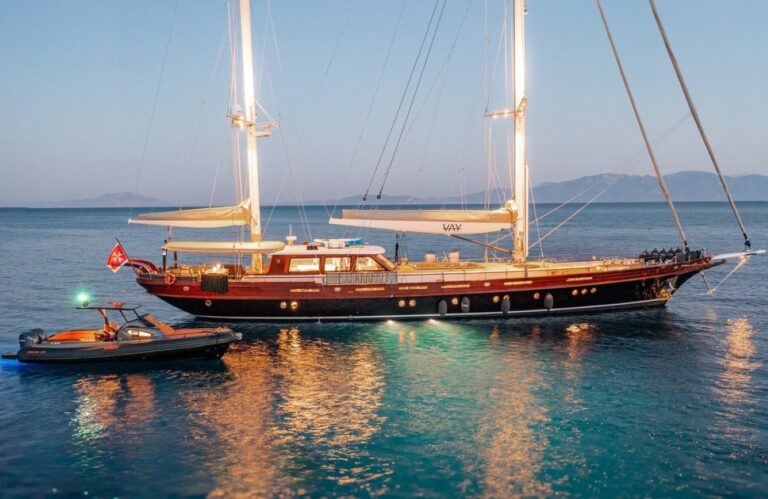 Motor Yacht VAY