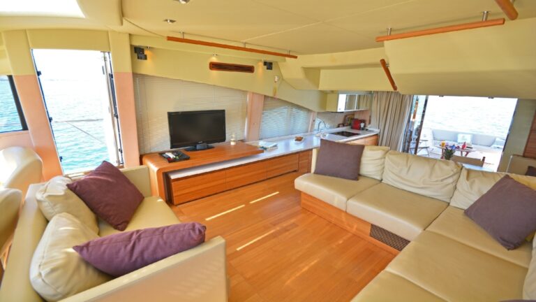 Motor Yacht WAVE MASTER - 012