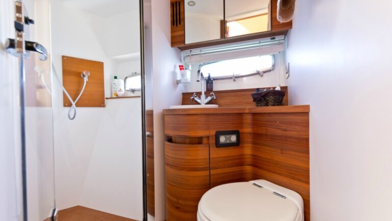 Motor Yacht WAVE MASTER - 018