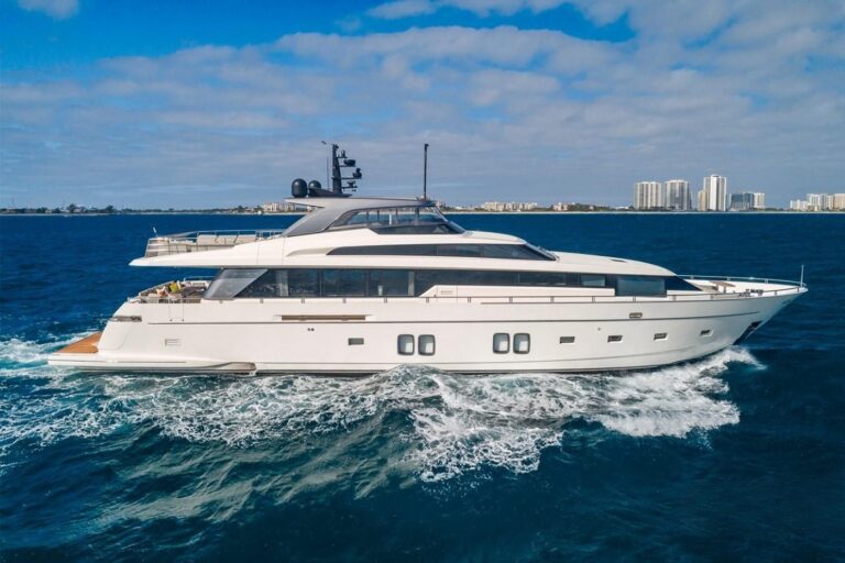 Motor Yacht WOMBAT