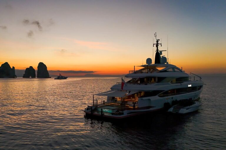 Motor Yacht XWAVE