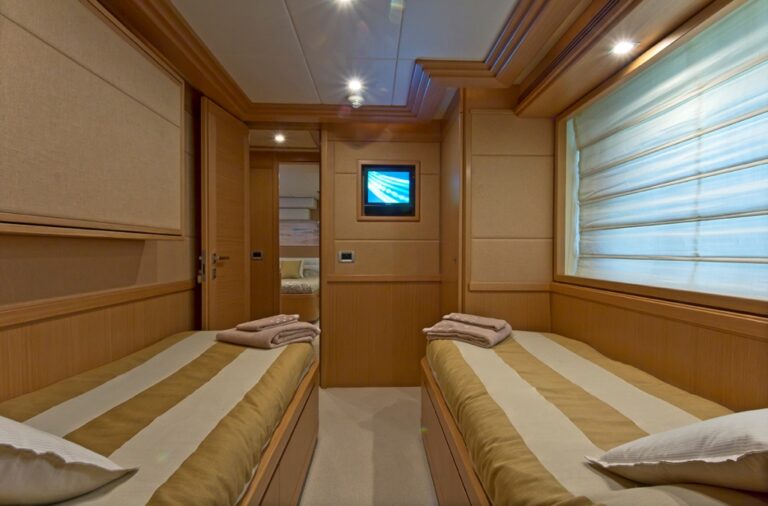 Motor Yacht ZIACANAIA - Twin