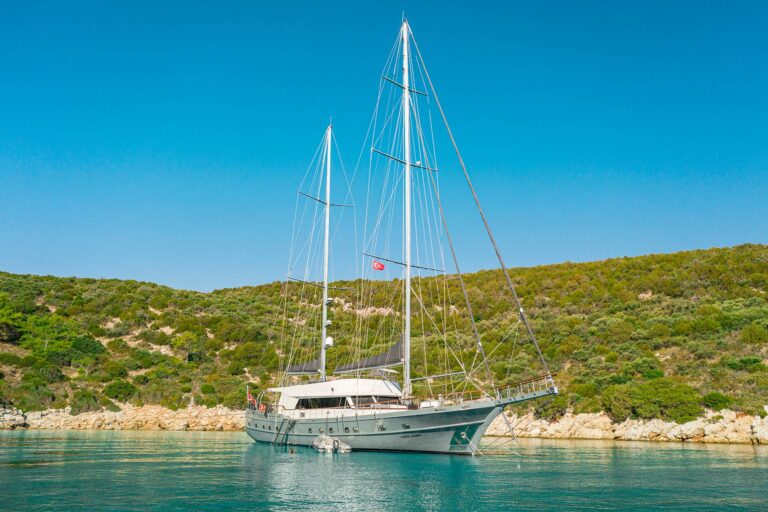 Motor Sail Yacht VIRTUOSO