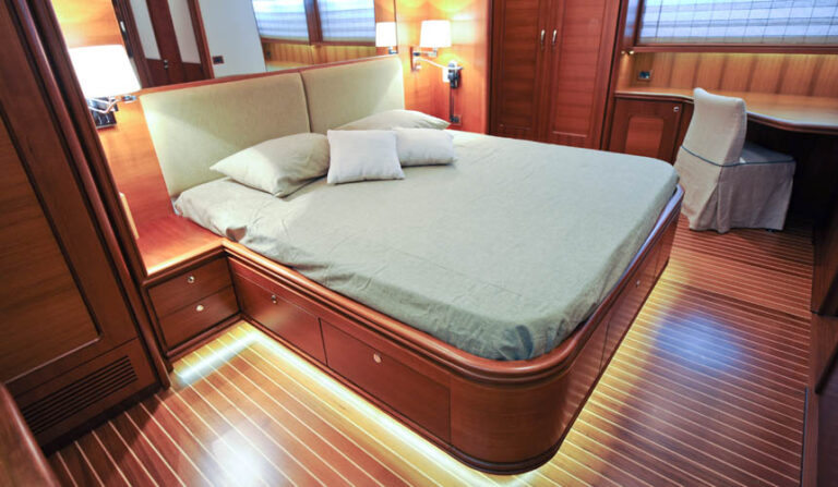Motor yacht 76RP by Grand Banks Yachts