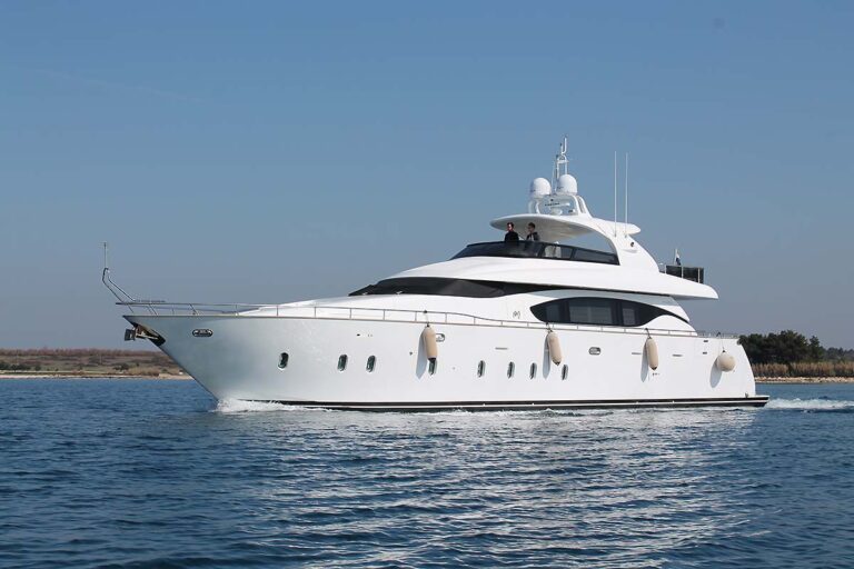 Motor yacht 888 - 004