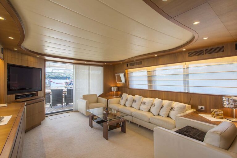 Motor yacht 888 - 011