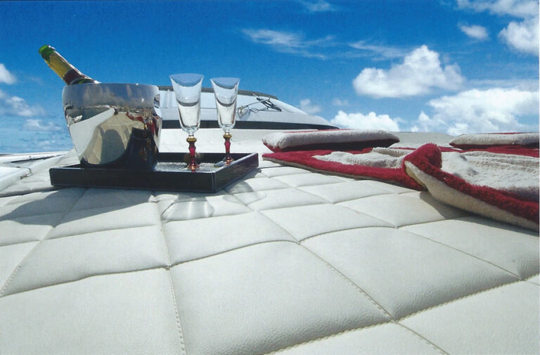 Motor yacht AMIR III - Sunpads
