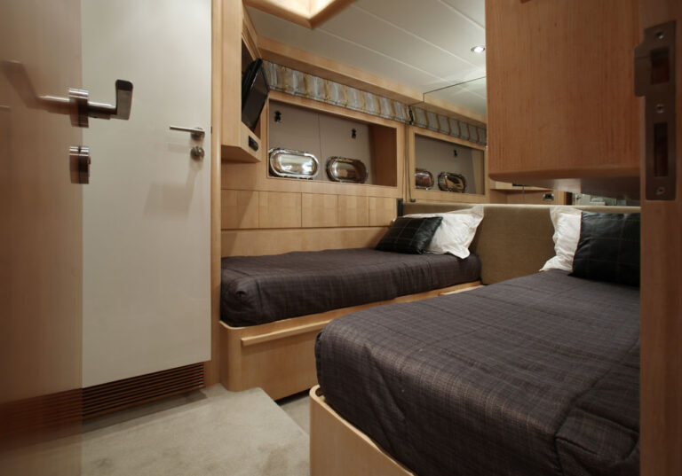 Motor yacht AQUARIUS - Twin Cabin