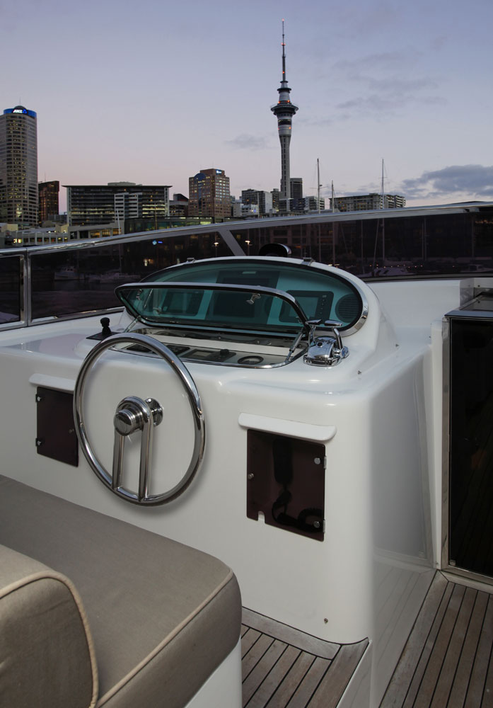 Motor yacht AQUARIUS - Upper Helm