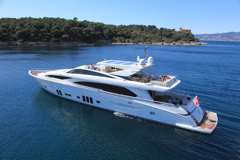 Charter yacht DRAGON