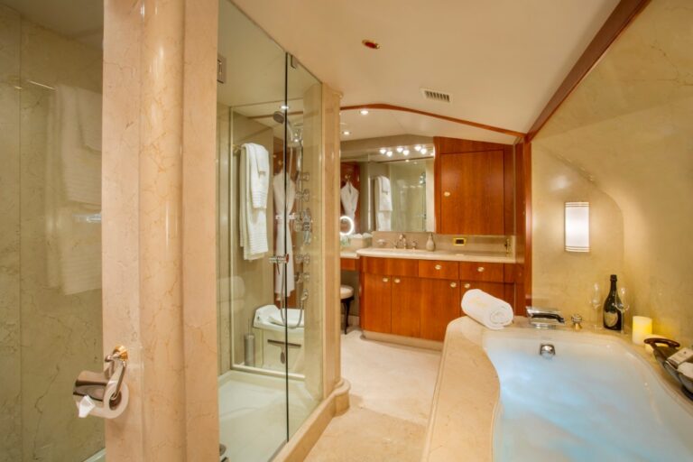 Motor yacht ARIOSO - Master ensuite