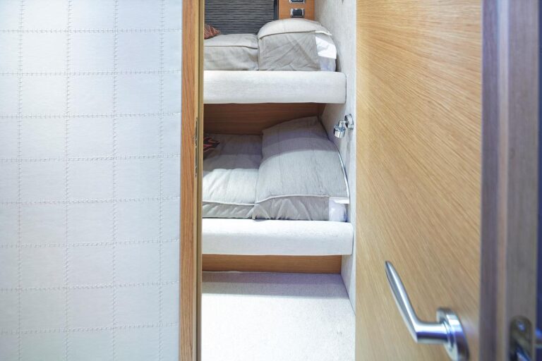 Motor yacht ARWEN - Bunk guest cabin