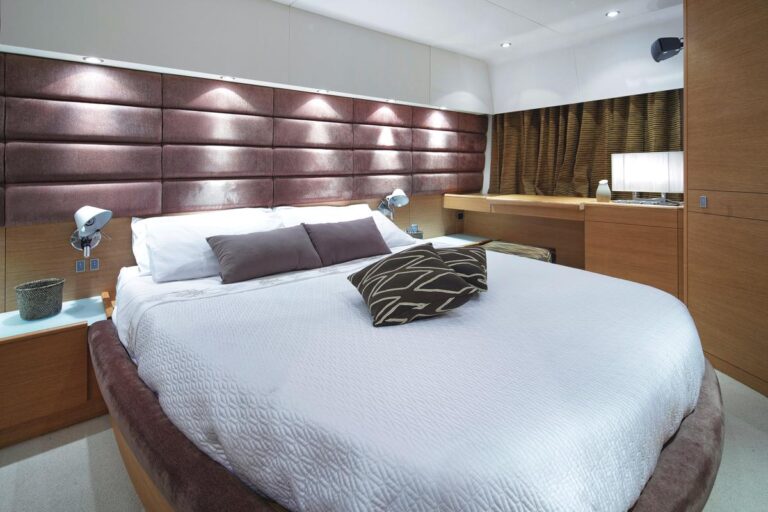 Motor yacht ARWEN - Master stateroom
