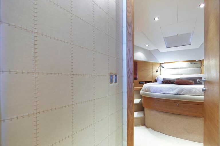 Motor yacht ARWEN - VIP from hall