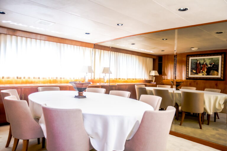 Motor yacht AURIANE - Dining detail