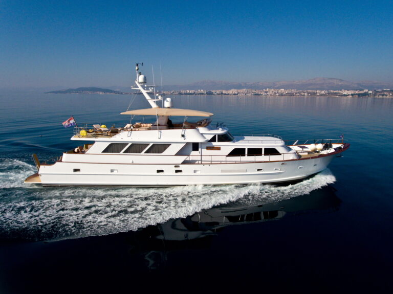 Motor yacht AURIANE - Profile