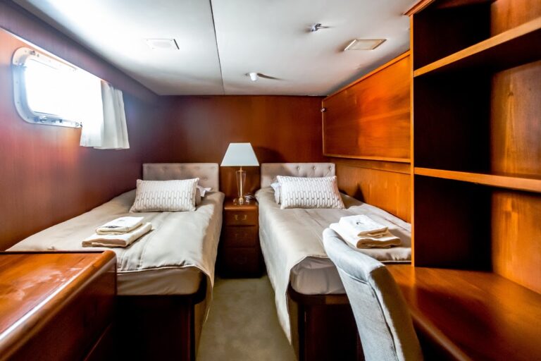 Motor yacht AURIANE - Twin cabin