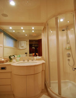 Motor yacht BONITO - Bathroom 3
