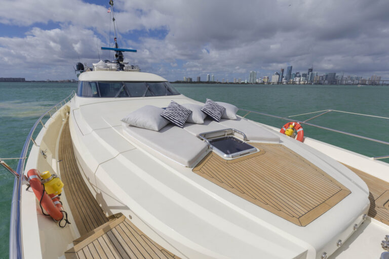 Motor yacht BW - Foredeck