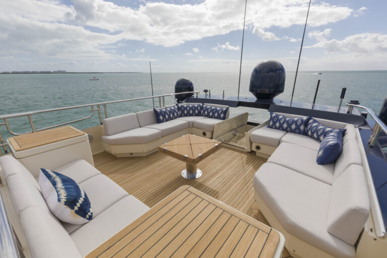 Motor yacht BW - Sundeck