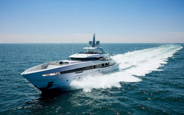 Motor Yacht Book Ends By Heesend © Dick Holthuis