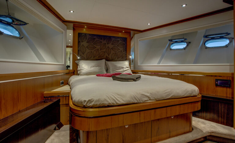 Motor yacht Boonooroo II - Lower deck VIP cabin-001