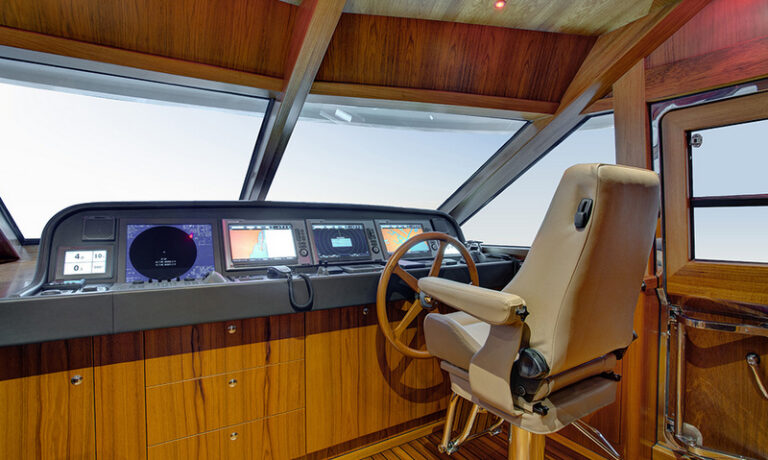 Motor yacht Boonooroo II - Main Deck - Wheelhouse-001